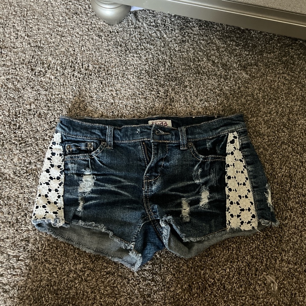 vintage jean shorts(missing the button but easily replaced) 0/1